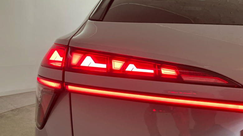 Audi Q3 1.5 e-Hybrid Launch Edition 5dr S Tronic Estate